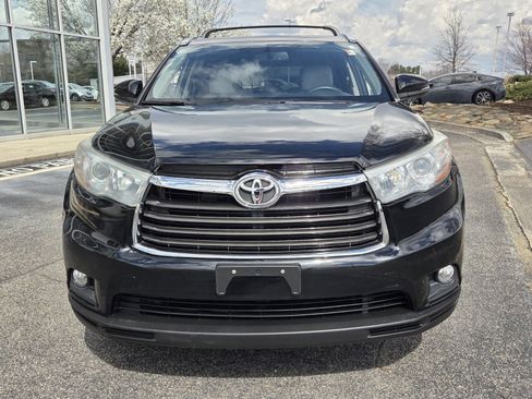 Used 2016 Toyota Highlander XLE image 2