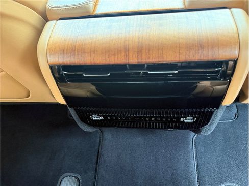 Used 2024 Jeep Grand Wagoneer Series III w/ HD Trailer Tow Package AWD/4WD image 35