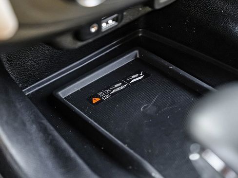 Used 2023 Chevrolet Traverse Premier image 34