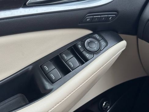 Used 2022 Buick Enclave Avenir AWD/4WD image 39