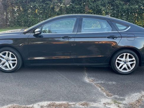 Used 2014 Ford Fusion SE image 5