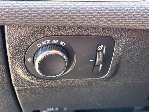 Used 2017 Chevrolet Cruze LT w/ Convenience Package image 17