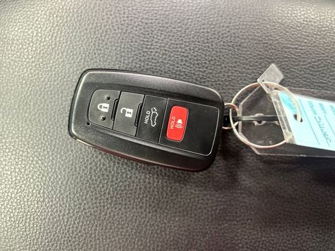 Used 2022 Toyota RAV4 SE w/ Convenience Package AWD/4WD image 30