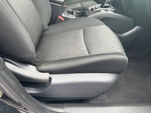 Used 2017 Nissan Rogue SV AWD/4WD image 11