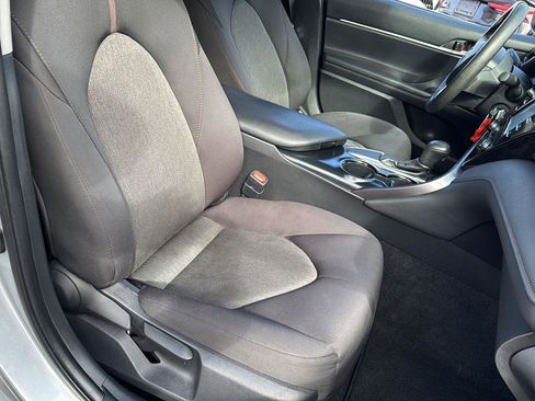 Used 2019 Toyota Camry LE image 30