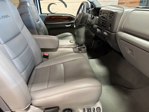 Used 2003 Ford F350 2WD Crew Cab DRW Super Duty image 23