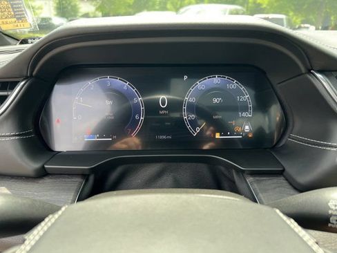 Certified 2022 Jeep Grand Cherokee Overland w/ Luxury Tech Group IV AWD/4WD image 38