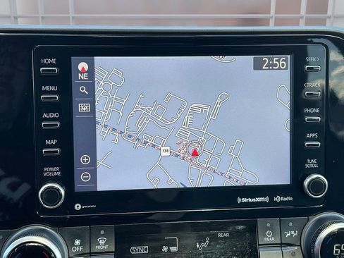 Used 2022 Toyota Highlander XLE image 29