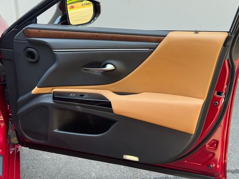 Used 2025 Lexus ES 300h F Sport FWD image 48