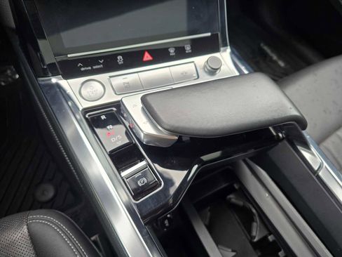 Used 2019 Audi e-tron Premium Plus image 27