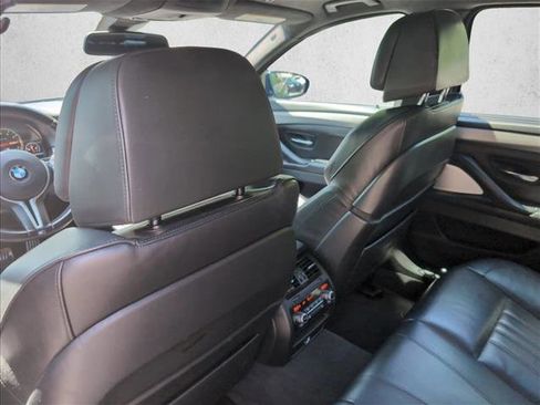 Used 2015 BMW M5 RWD image 18