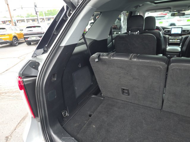 Used 2021 Ford Explorer Limited w/ Equipment Group 301A AWD/4WD image 35