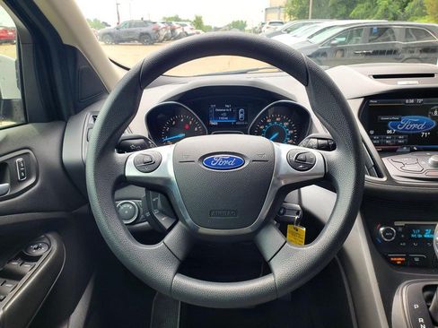 Used 2015 Ford Escape SE w/ Equipment Group 201A FWD image 9