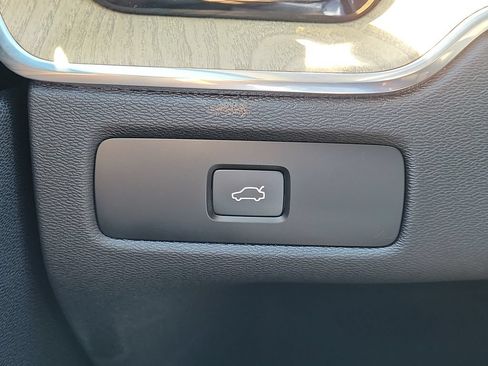 Certified 2026 Volvo XC60 B5 Ultra AWD/4WD image 32