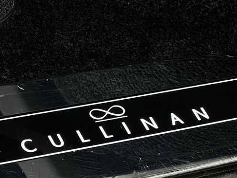 Used 2024 Rolls-Royce Cullinan Black Badge AWD/4WD image 23