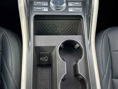 Used 2025 Lincoln Nautilus Premier w/ Equipment Group 102A AWD/4WD image 21