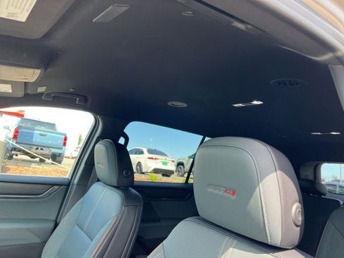 Used 2026 GMC Acadia AT4 AWD/4WD image 7