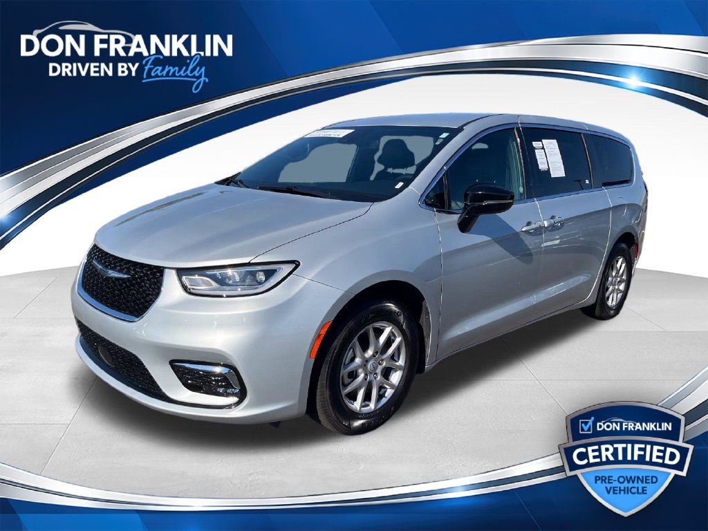Used 2026 Chrysler Pacifica Select FWD 360° Tour