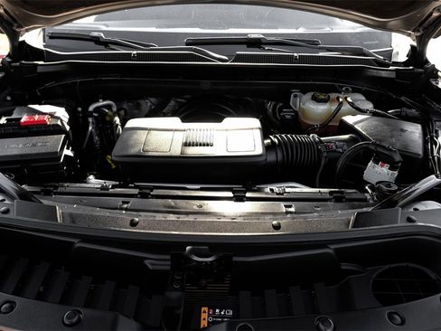 Used 2022 Chevrolet Suburban LT w/ Luxury Package image 55