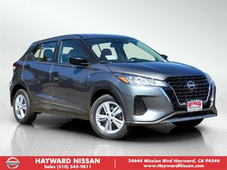 New 2025 Nissan Kicks Play S image 1