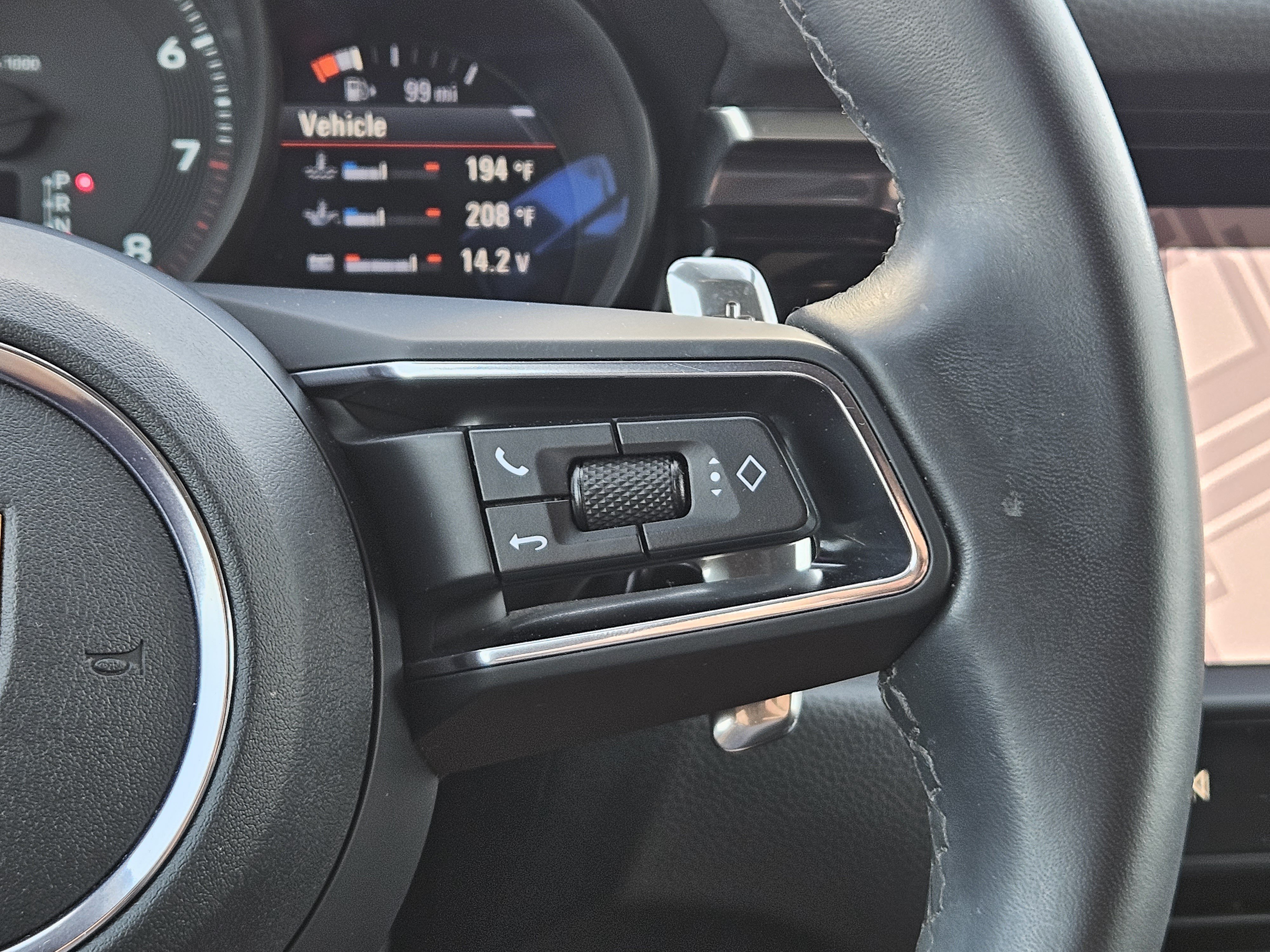 Certified 2023 Porsche Macan AWD/4WD image 27