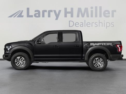 Used 2019 Ford F150 Raptor w/ Equipment Group 802A Luxury image 3