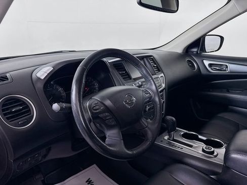 Used 2018 Nissan Pathfinder SL w/ Midnight Edition Package image 10