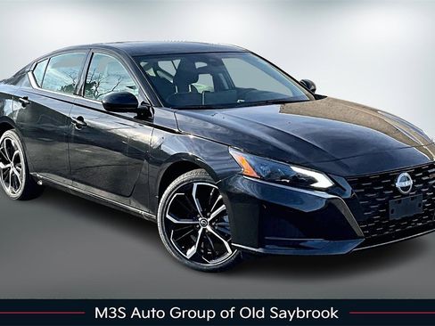 New 2025 Nissan Altima 2.5 SR w/ SR Premium Package image 2