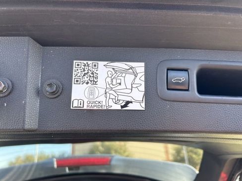 Used 2021 Toyota Highlander Limited image 7