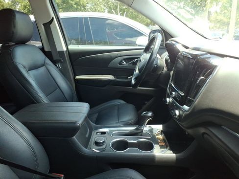 Used 2019 Chevrolet Traverse LT FWD image 5