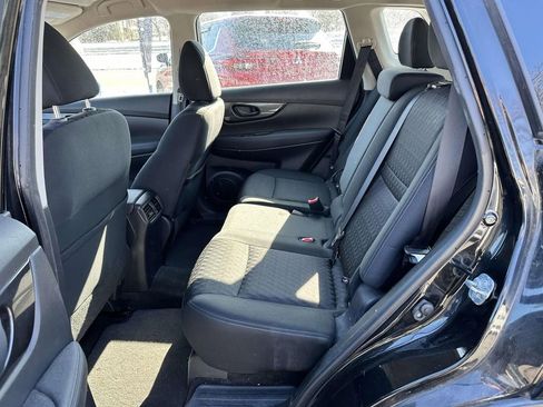 Used 2019 Nissan Rogue S AWD/4WD image 12