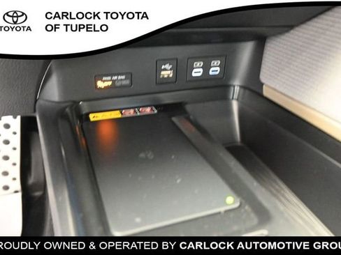 Used 2026 Toyota Camry SE FWD image 14