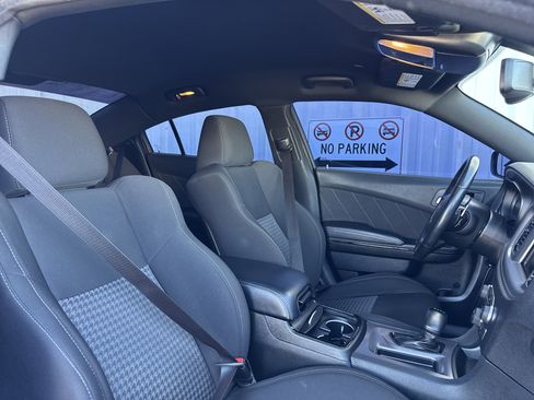 Used 2023 Dodge Charger R/T w/ Blacktop Package image 36