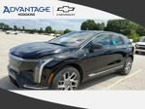 Used 2025 Cadillac Optiq Luxury 2 w/ LPO, Floor Liner Package AWD/4WD image 1