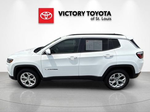 Used 2024 Jeep Compass Latitude AWD/4WD image 6