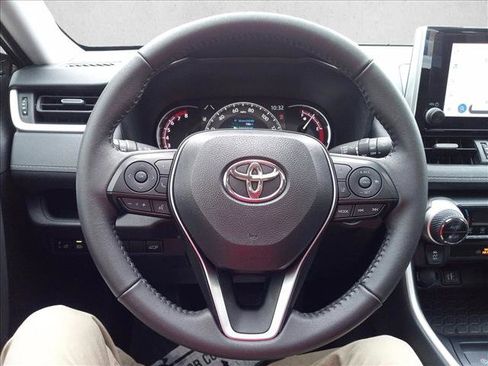 Used 2025 Toyota RAV4 XLE Premium FWD image 19