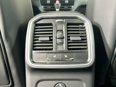 New 2025 Porsche Macan image 25