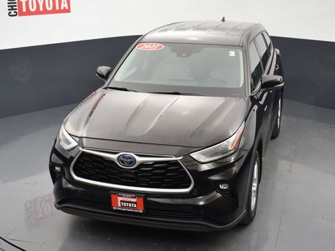 Used 2021 Toyota Highlander LE image 28