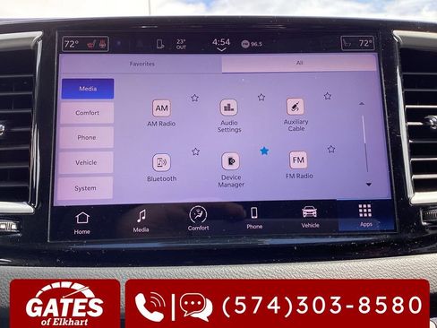 Used 2023 Chrysler Pacifica Touring-L image 3