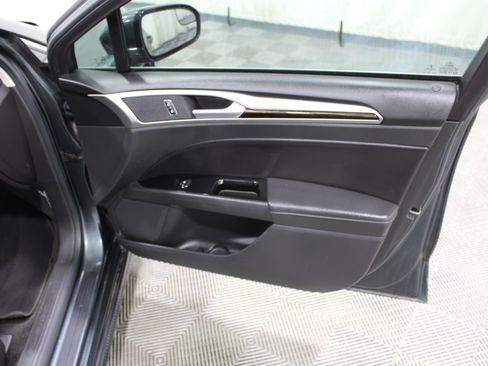 Used 2016 Ford Fusion SE w/ Equipment Group 202A FWD image 25
