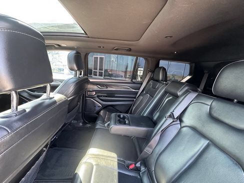 Used 2022 Jeep Grand Cherokee L Overland AWD/4WD image 2