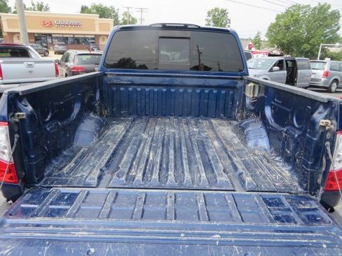 Used 2021 Nissan Titan SV w/ SV Convenience Package AWD/4WD image 7
