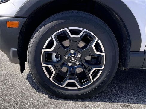 Used 2025 Ford Bronco Sport Outer Banks AWD/4WD image 7