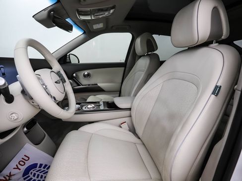 Used 2023 Genesis GV60 Advanced AWD/4WD image 11