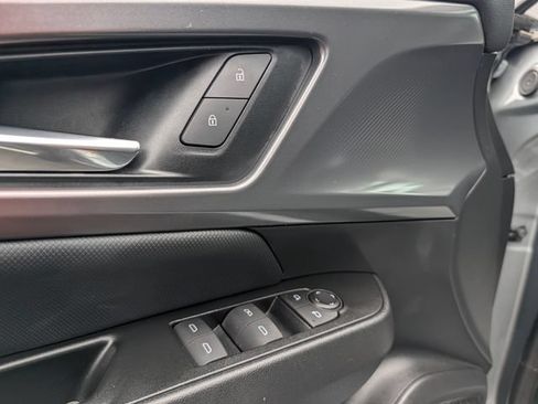 Used 2024 Chevrolet Equinox EV RS FWD image 16