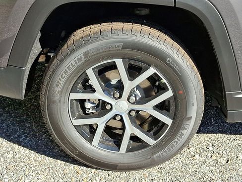 New 2025 Jeep Grand Cherokee Limited image 5