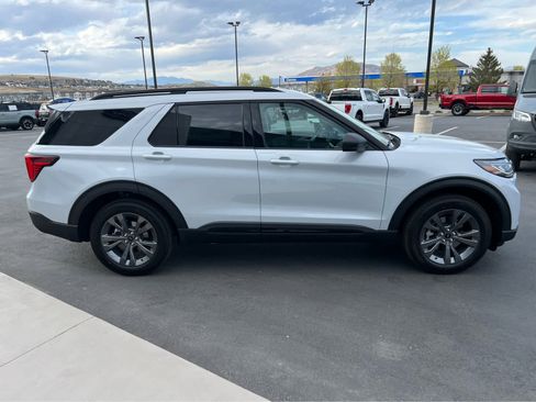 New 2026 Ford Explorer Active w/ Active Comfort Package image 6