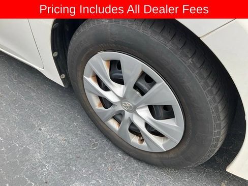 Used 2017 Toyota Corolla L FWD image 2