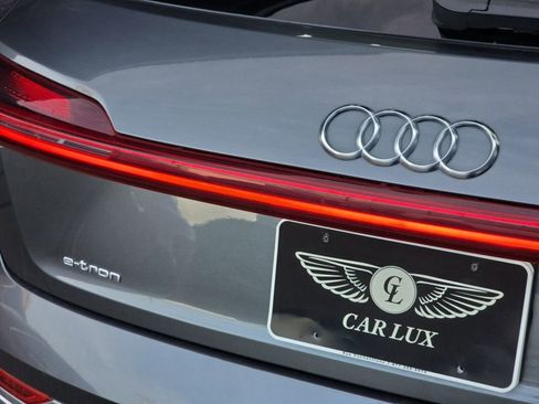 Used 2019 Audi e-tron Prestige w/ Prestige Package image 24