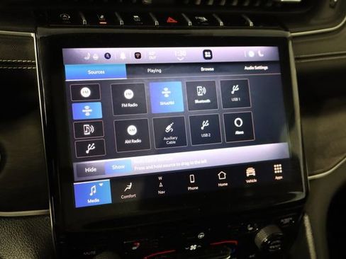 Used 2023 Jeep Grand Cherokee L Limited AWD/4WD image 33